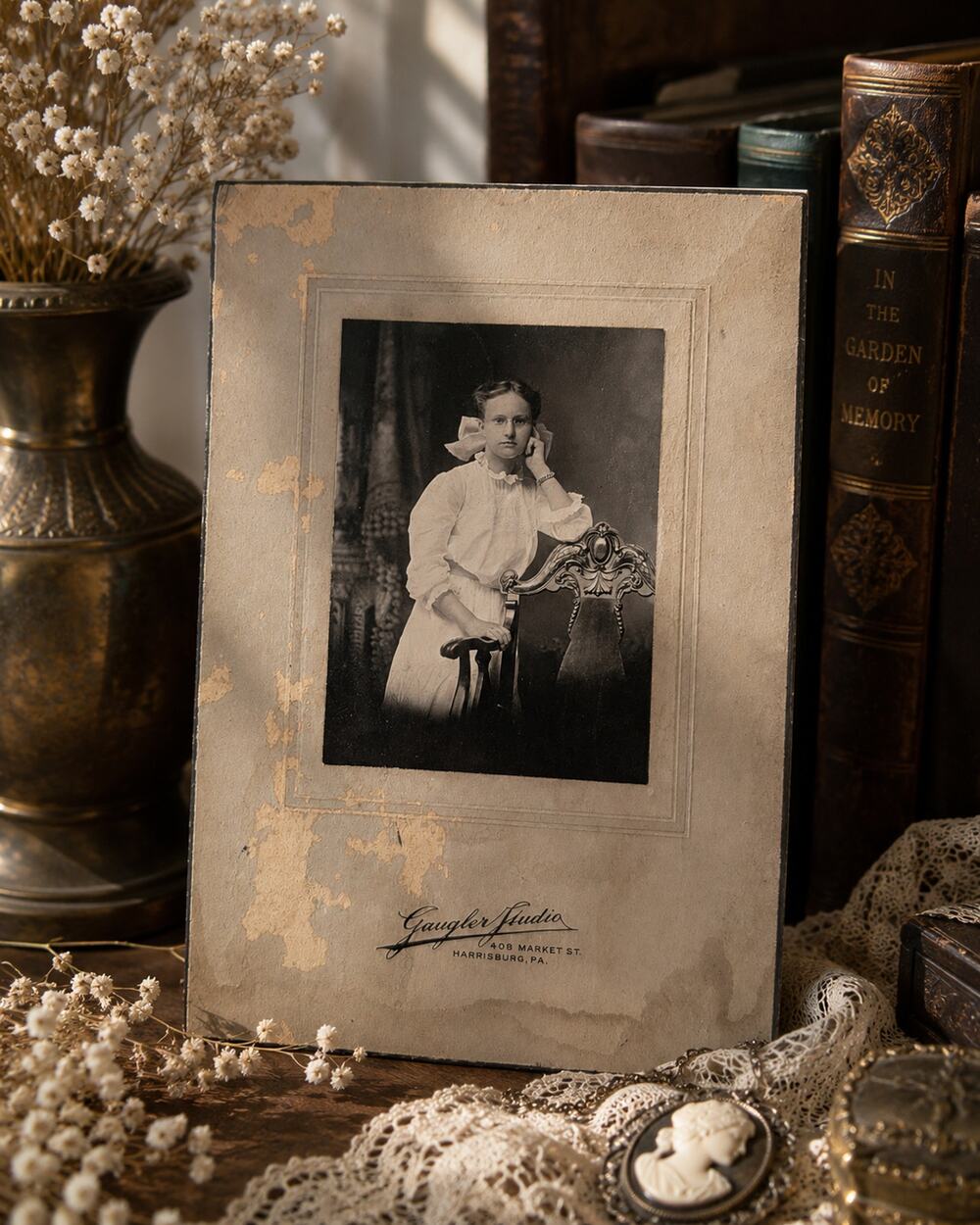 Antique Edwardian Portrait Photo Young Woman Harrisburg PA Cabinet Card Photo